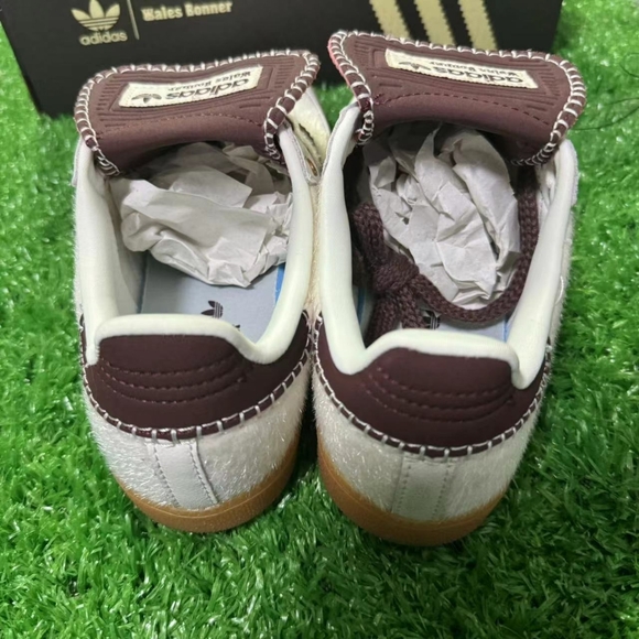 Adidas women's sports shoes - Picture 5 of 6